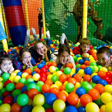 אתר נופש Aquaworld בודפשט