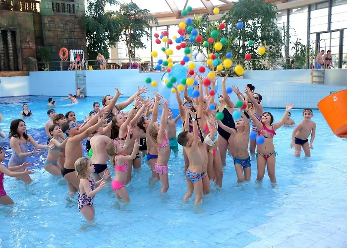 أكواورلد منتجع بودابست