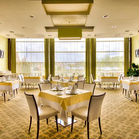Aquaworld Ośrodek wypoczynkowy 4*